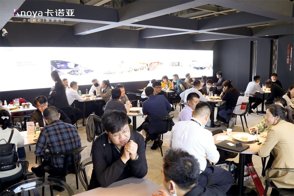 卡诺亚“四驱”并进亮相广州定制家居展 卡诺亚“四驱”并进亮相广州定制家居展